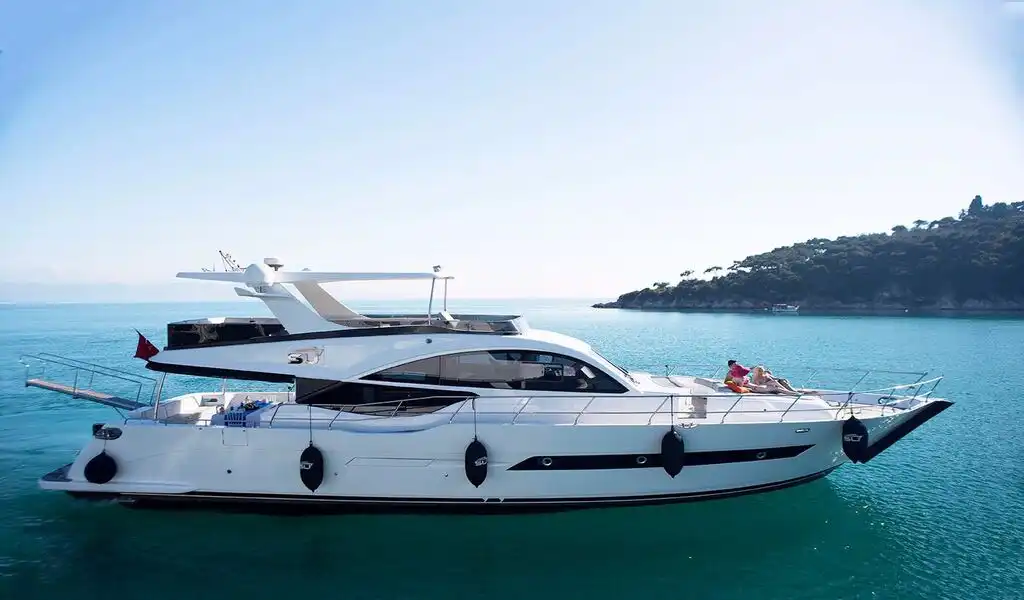 YACHT PRESTİGE İSTANBUL